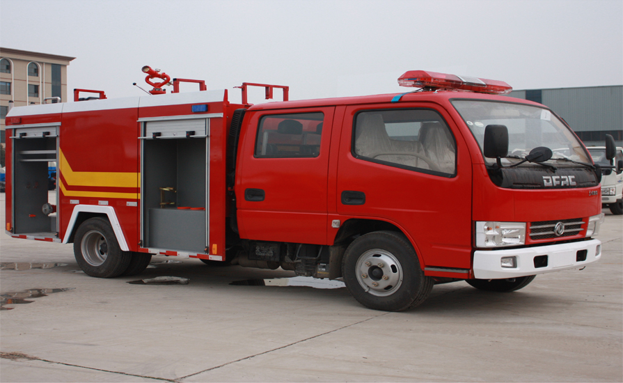 消防车厂家新东日专汽教大家驾驶消防车如何在特殊路段行驶