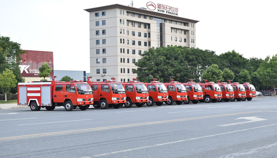 消防车厂家新东日专汽谈谈消防车的射程为什么要比洒水车的远