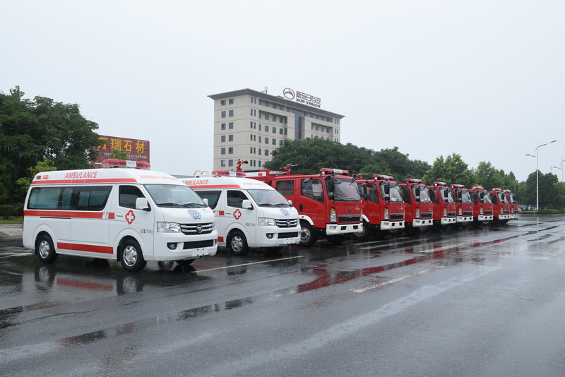 2辆福田G7救护车 10辆豪沃消防车 出口检验合格准备发车啦